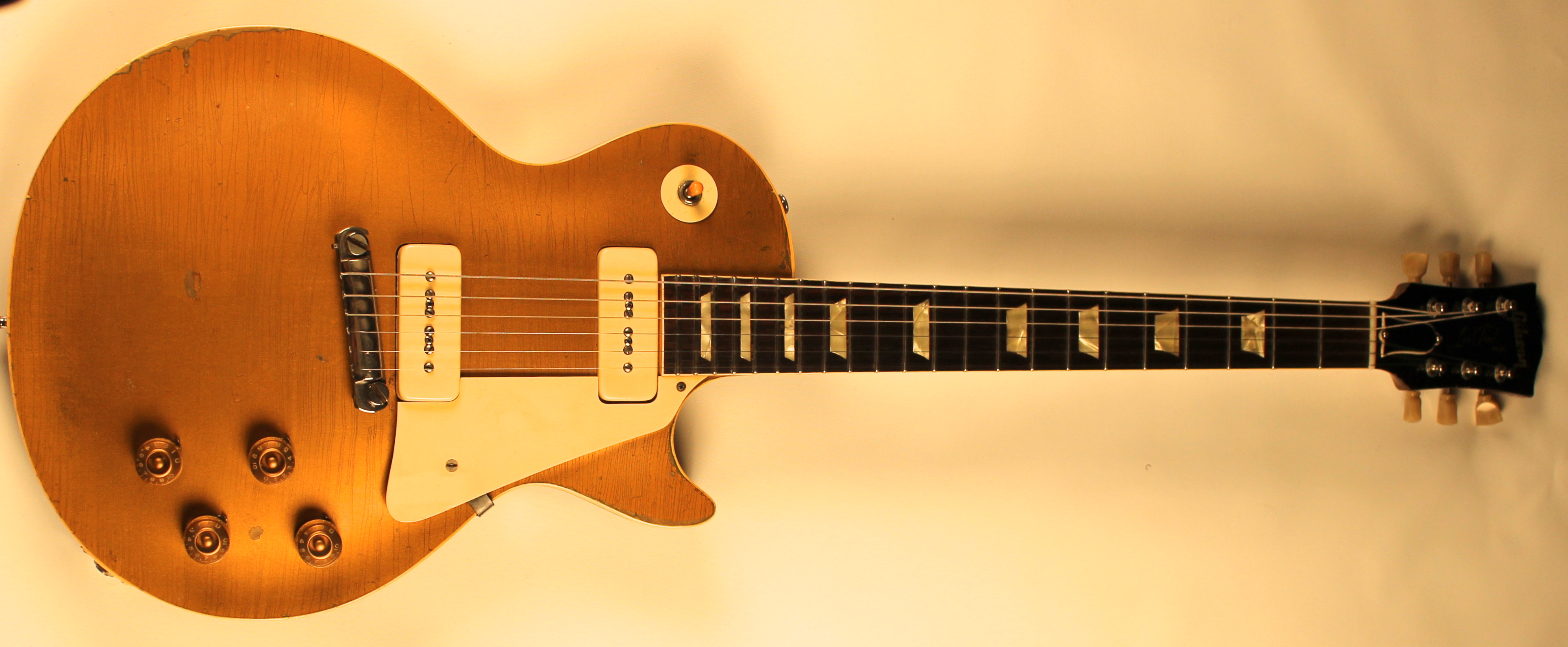 Free Gibson Les Paul Gold Top Stock Photo - FreeImages.com